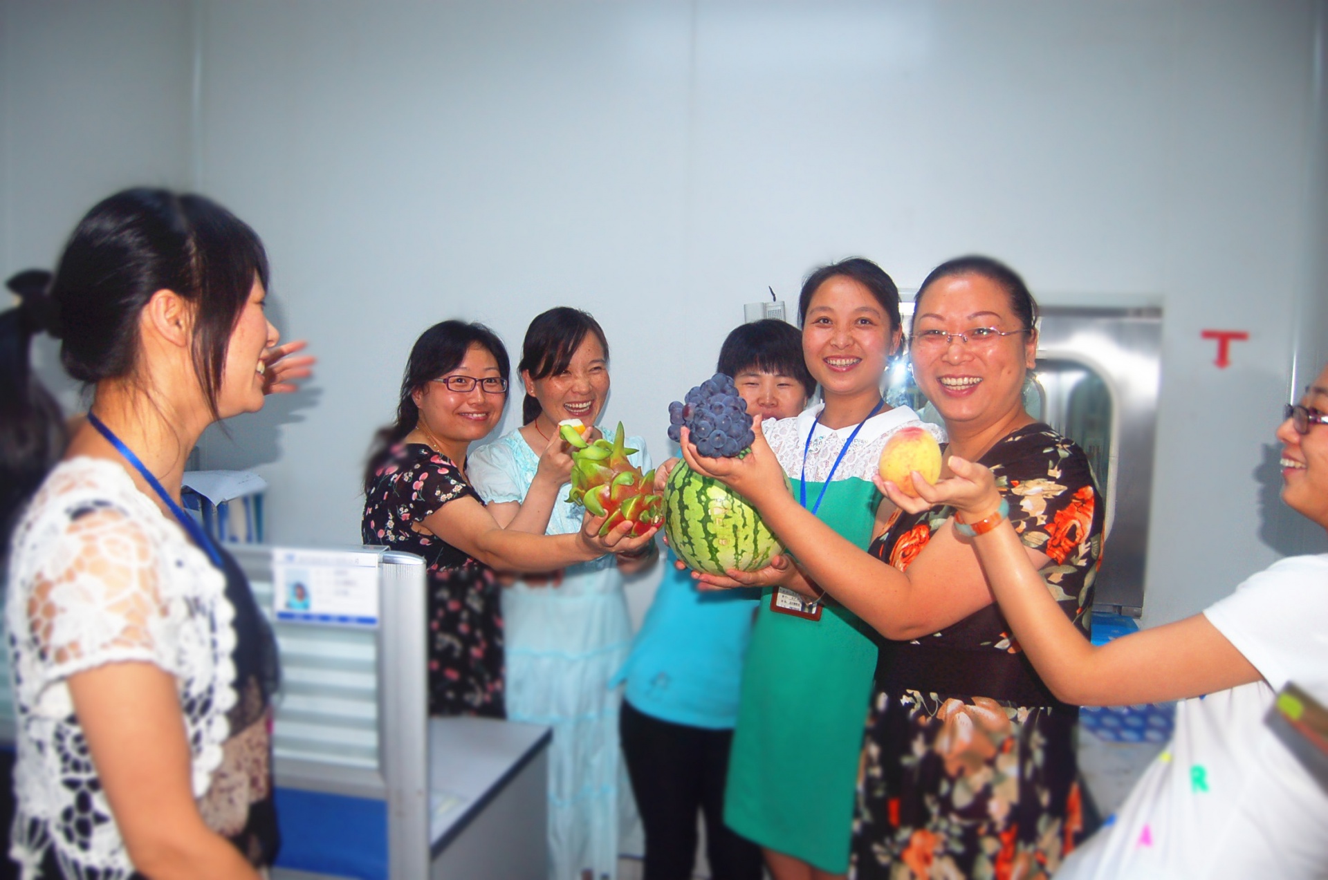 
                            開心農(nóng)場(chǎng)活動(dòng)評(píng)比結(jié)束，在歡聲笑語(yǔ)中分享勝利果實(shí)