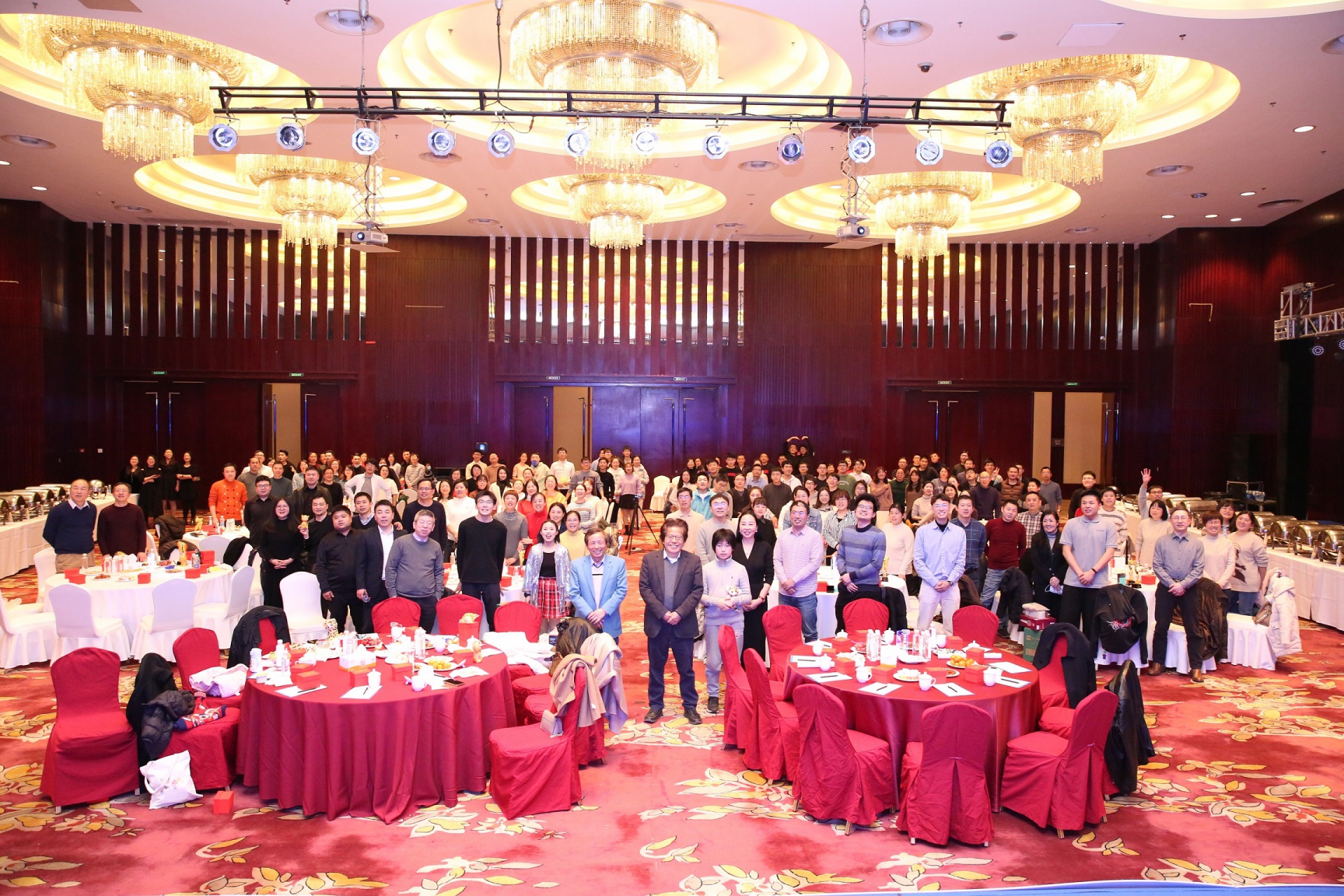 
                            “新超越，芯啟航”——2022年友旺新春年會(huì)圓滿成功