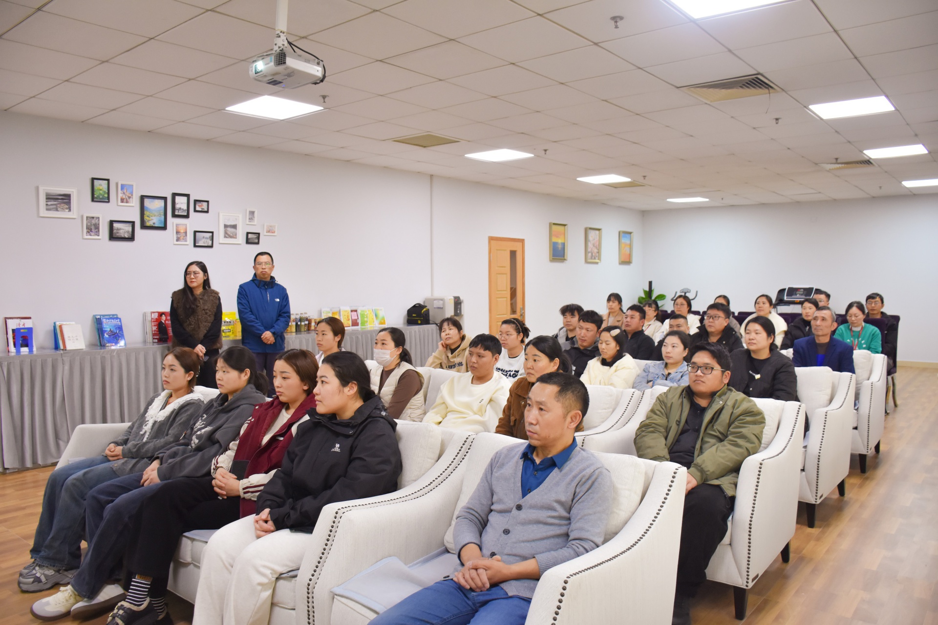 
                            以心筑家、悅享空間 我公司一線員工活動(dòng)室正式啟用