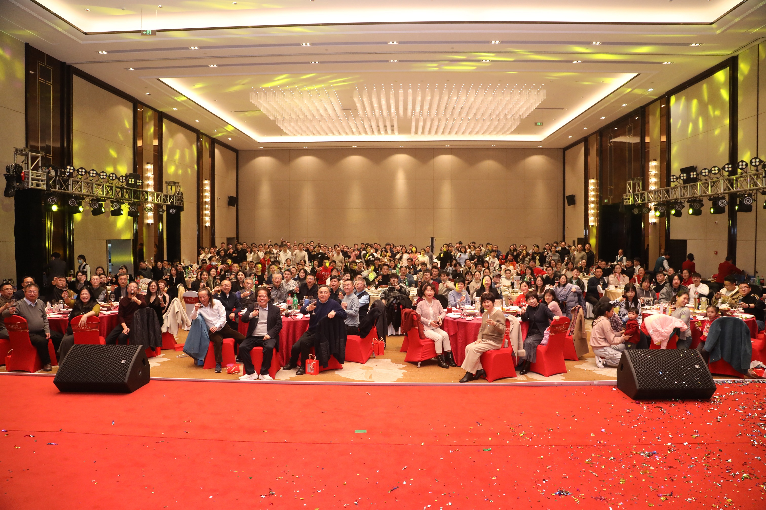 
                            芯之所向，行臻致遠(yuǎn)——2025年友旺新春年會(huì)圓滿成功