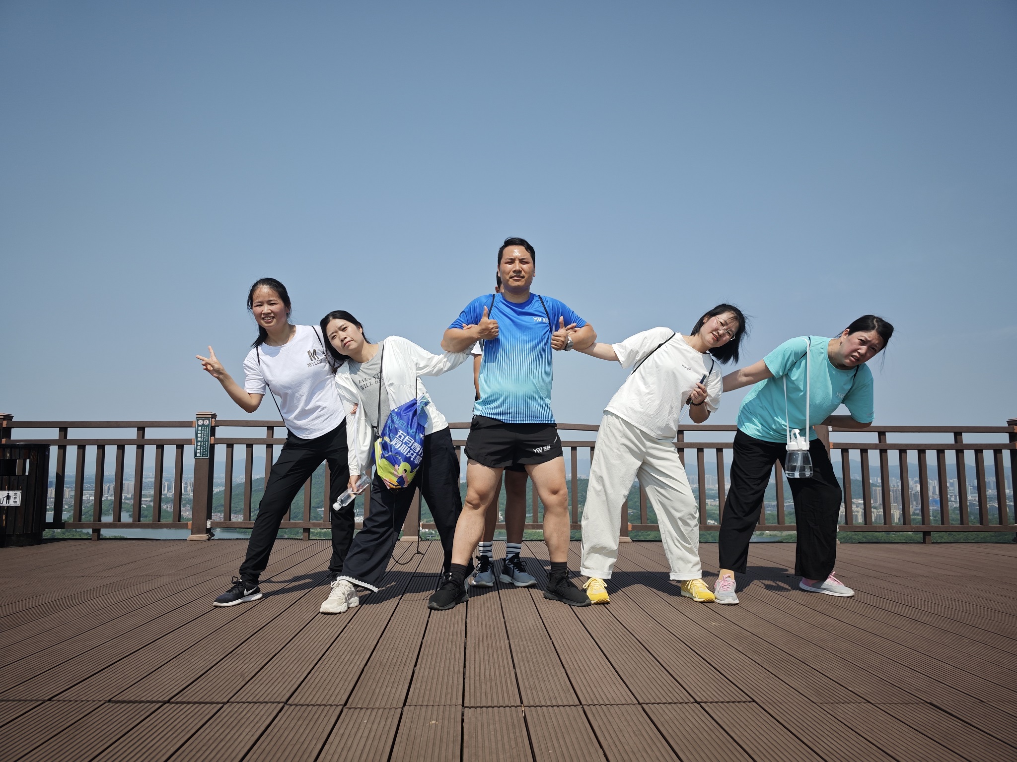 1748243136403207BEF2.jpg BIXN5990.JPG